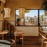 Sonder l Casa Luz